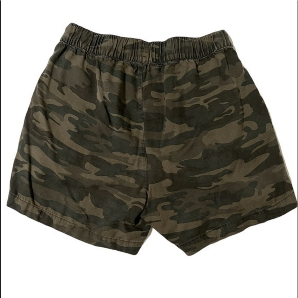 Social Standard by Sanctuary Camo Shorts Size S - Picture 2 of 7